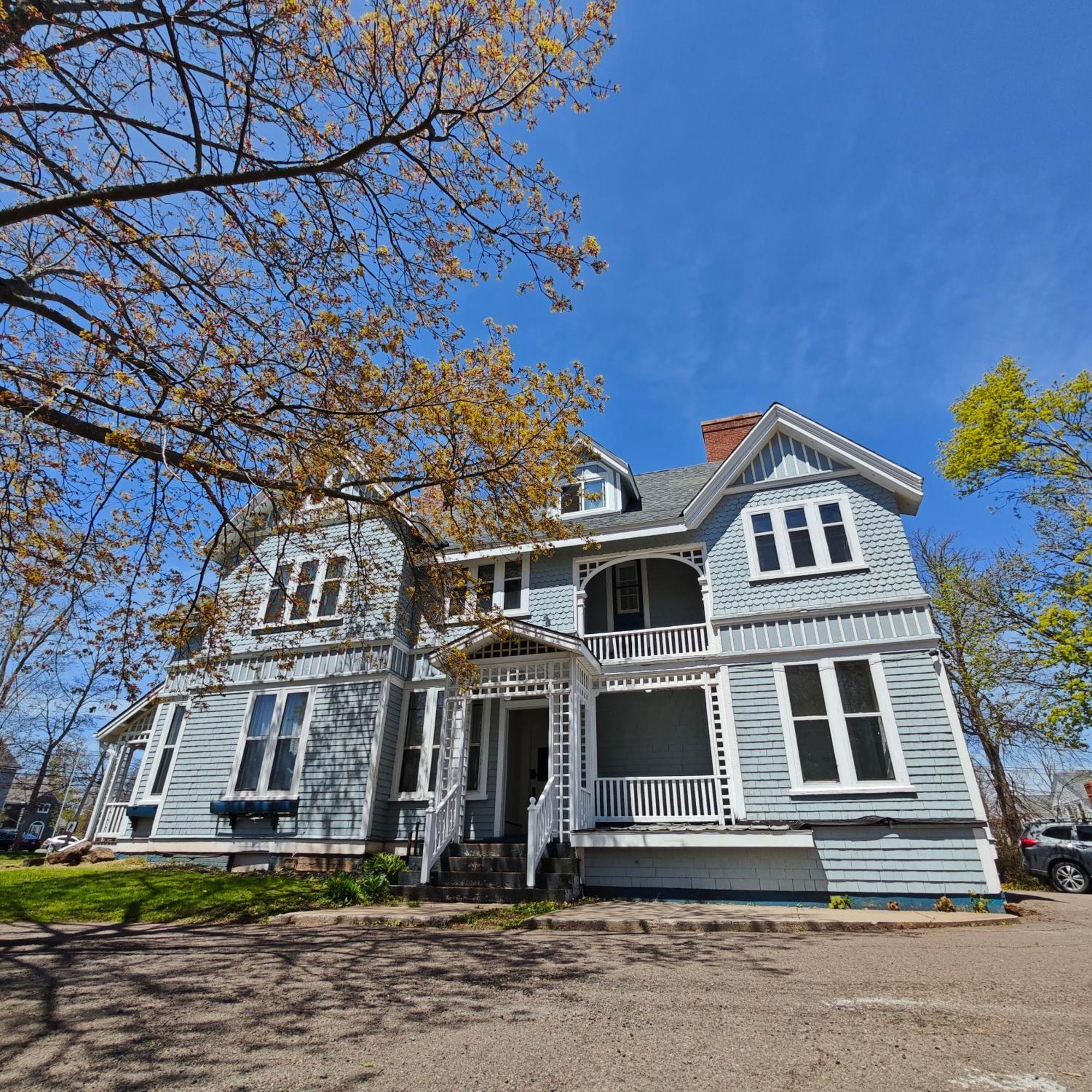 Andy'S Blue House Bed & Breakfast Charlottetown Exterior foto